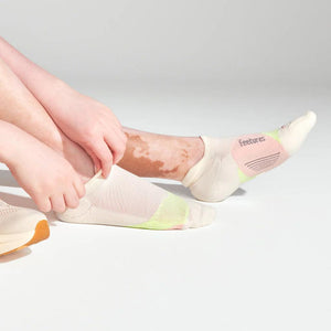 Elite Light Cushion No Show Tab Socks Socks Feetures