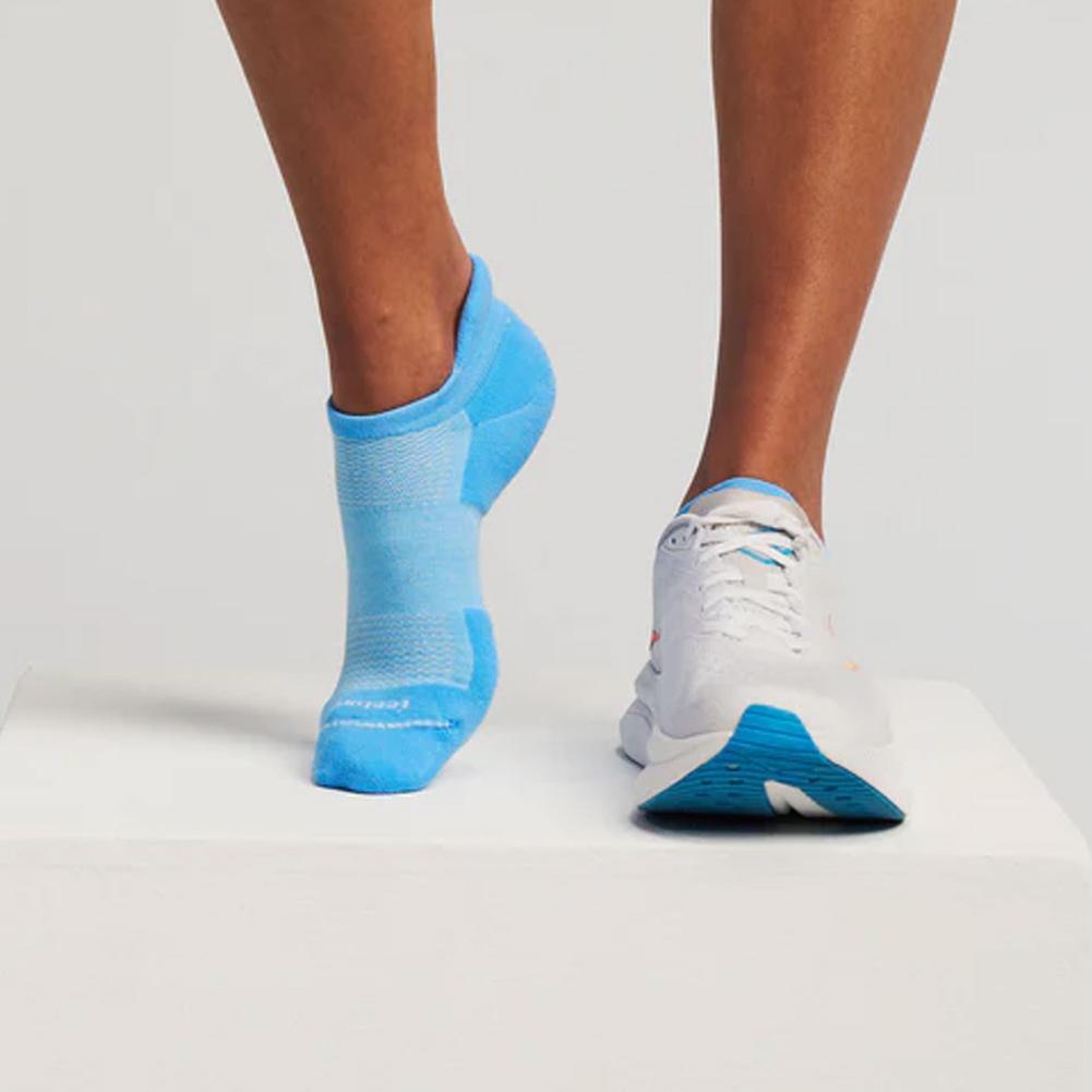 High Performance Cushion No Show Tab Socks Socks Feetures
