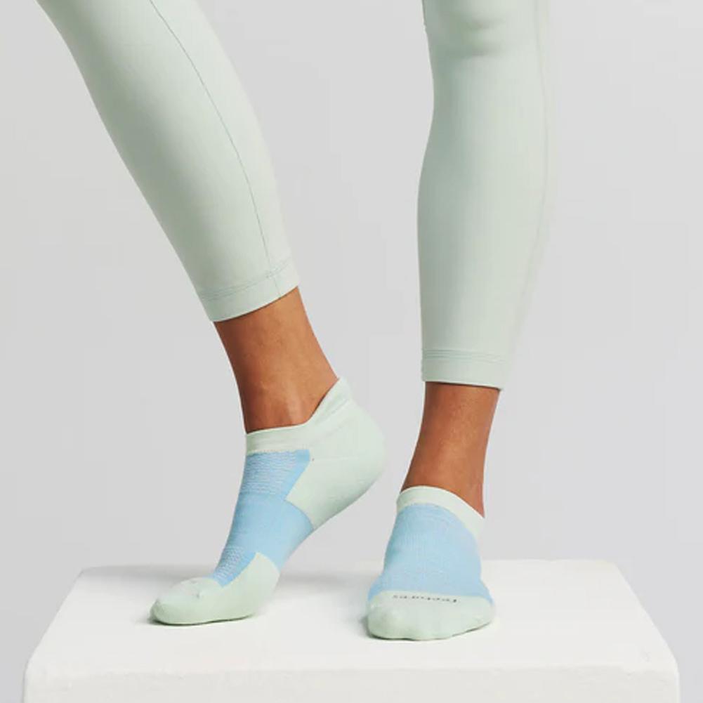High Performance Cushion No Show Tab Socks Socks Feetures
