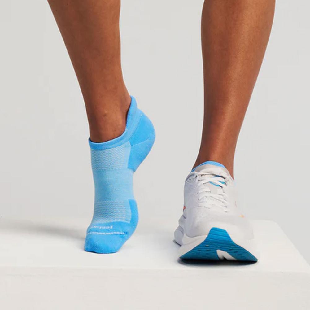 High Performance Ultra Light No Show Tab Socks Socks Feetures