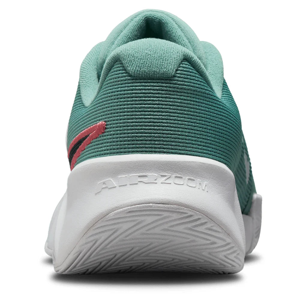 Men`s GP Challenge Pro Tennis Shoes Cannon and Armory Navy Footwear Nike