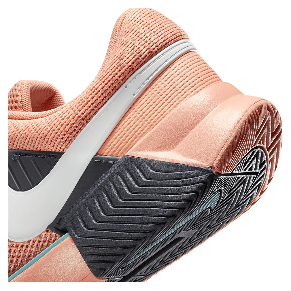 Men`s Zoom GP Challenge 1 Tennis Shoes Apricot Agate and White Footwear Nike