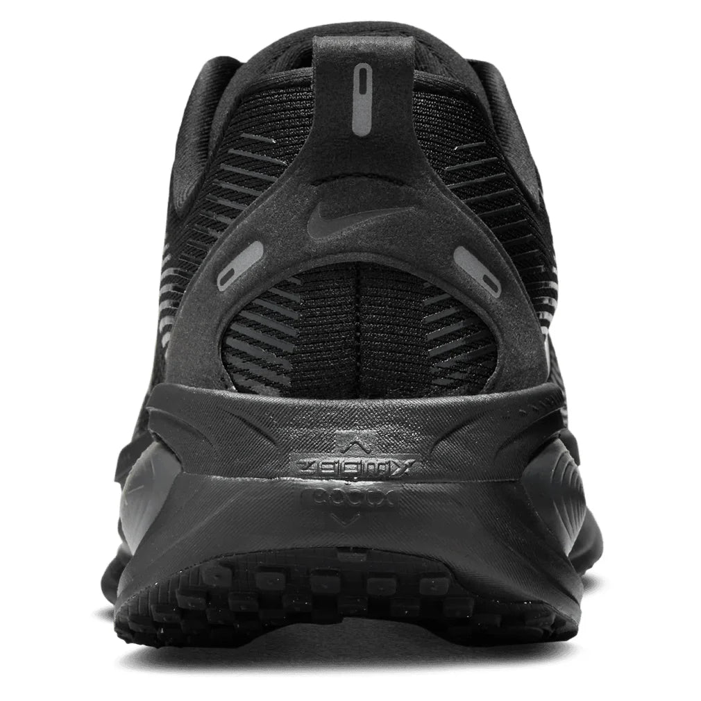Men`s Vomero 18 Running Shoes Black Footwear Nike