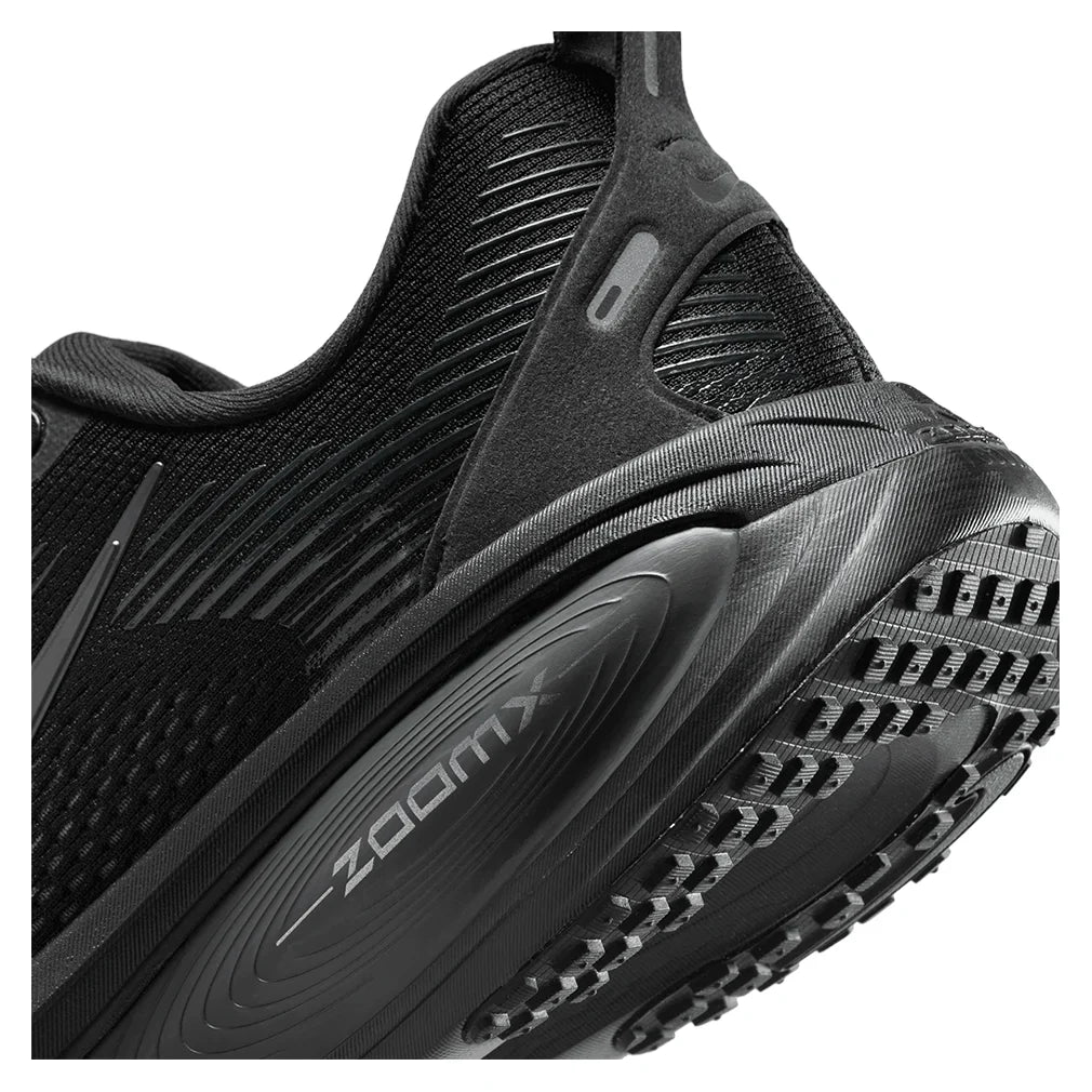 Men`s Vomero 18 Running Shoes Black Footwear Nike